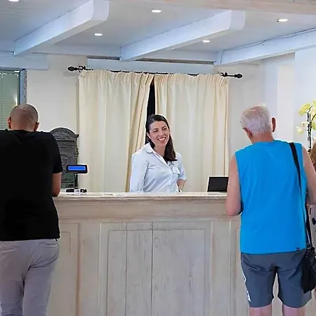 Hotel Club & Village Cala Fiorita 4*