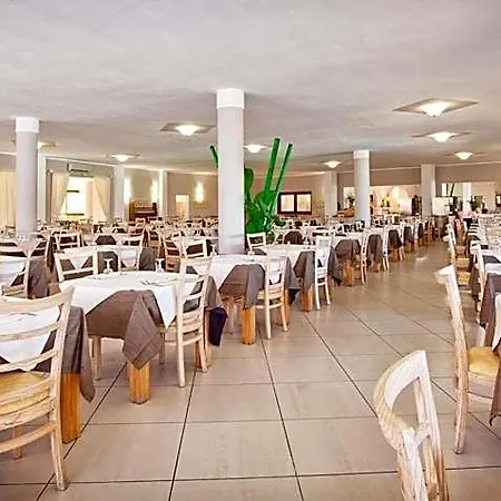 Hotel Club & Village Cala Fiorita 4*